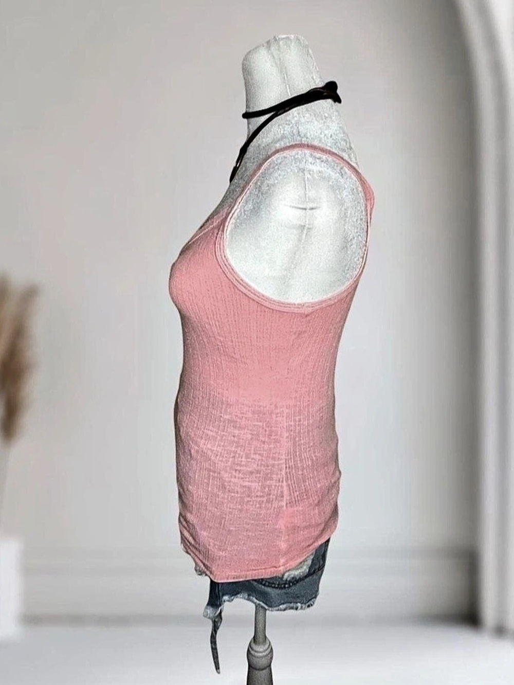 Universal Thread Pink Ribbed V-Neck Tank Top Medium - Picture 4 of 8